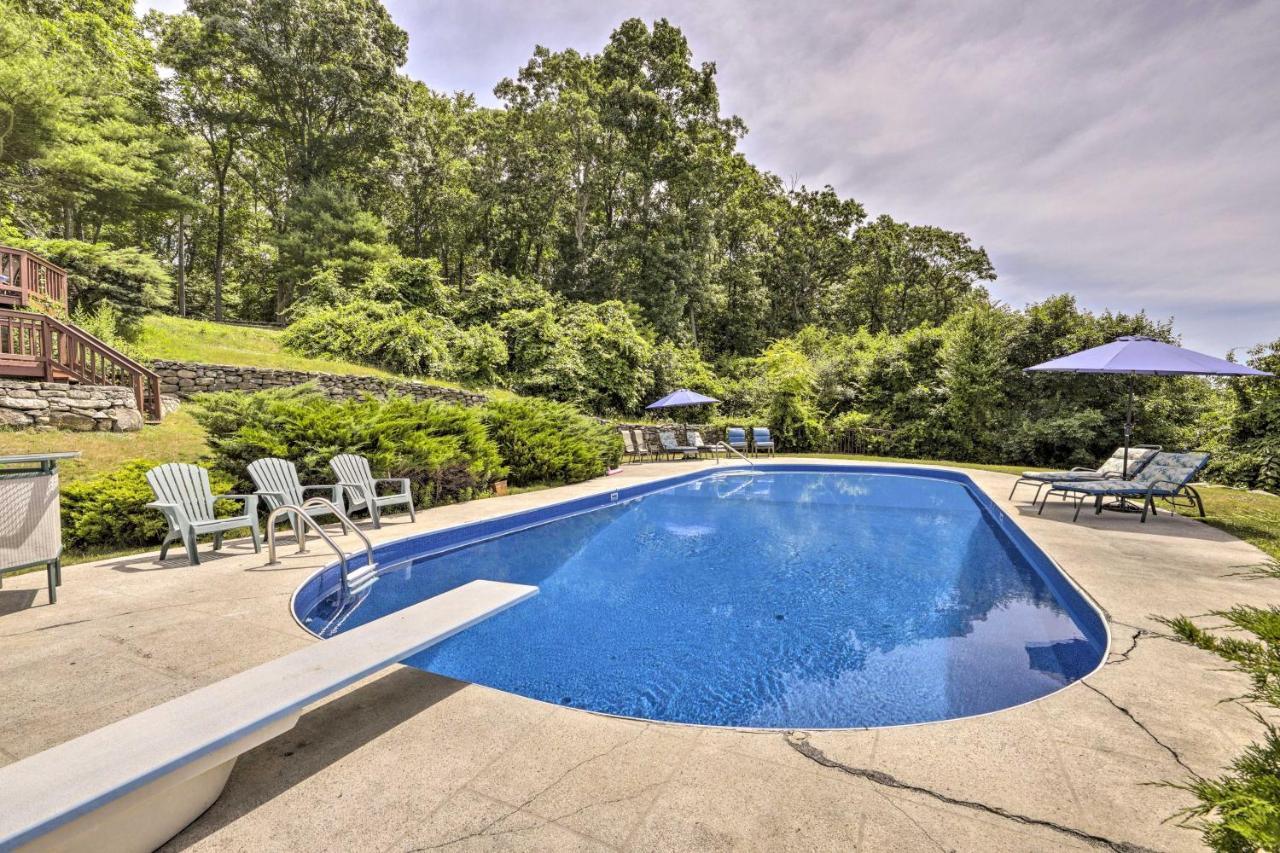 Private Guest House With Deck And Spectacular Views! Uncasville Exterior photo
