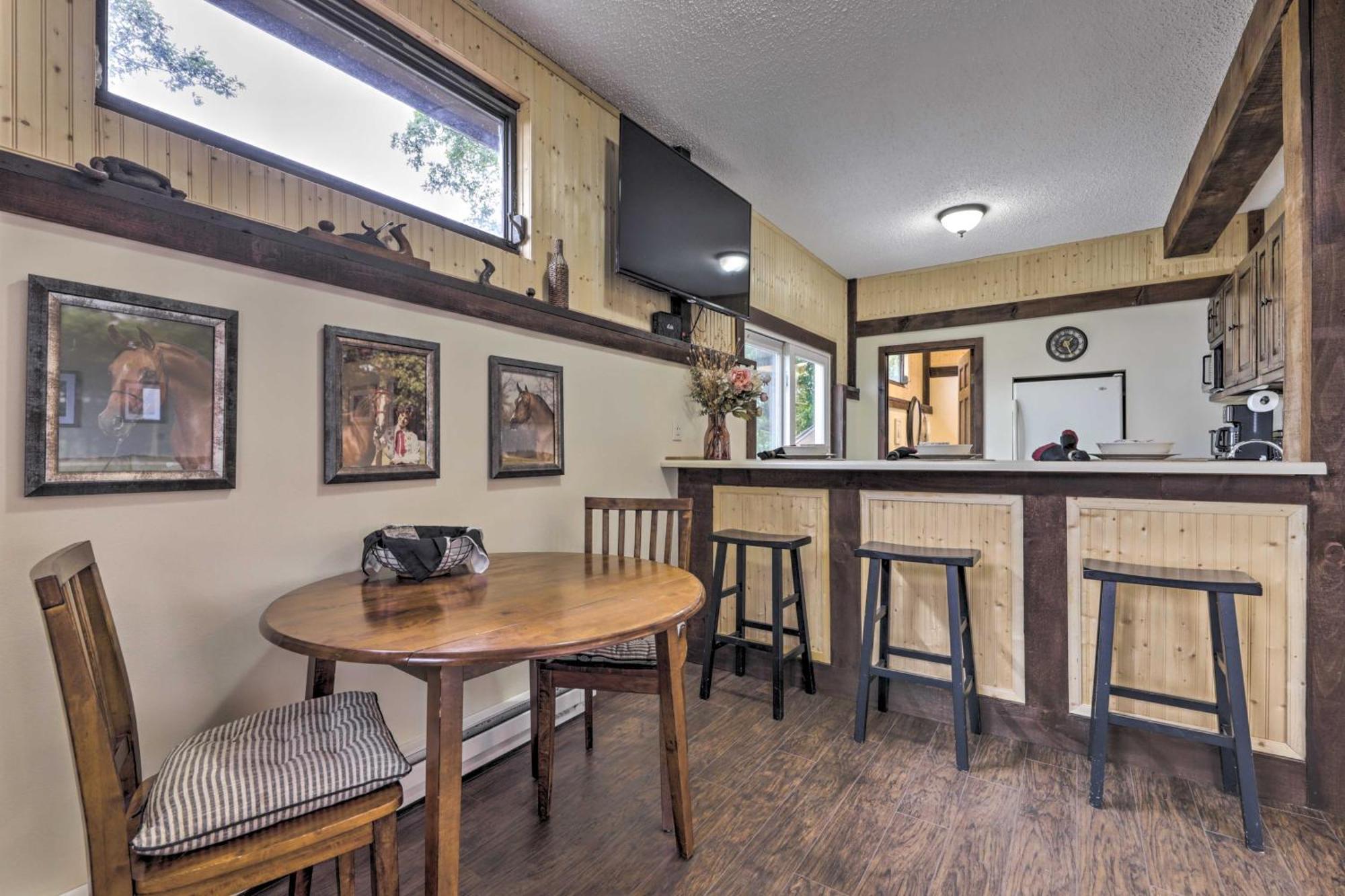 Private Guest House With Deck And Spectacular Views! Uncasville Exterior photo