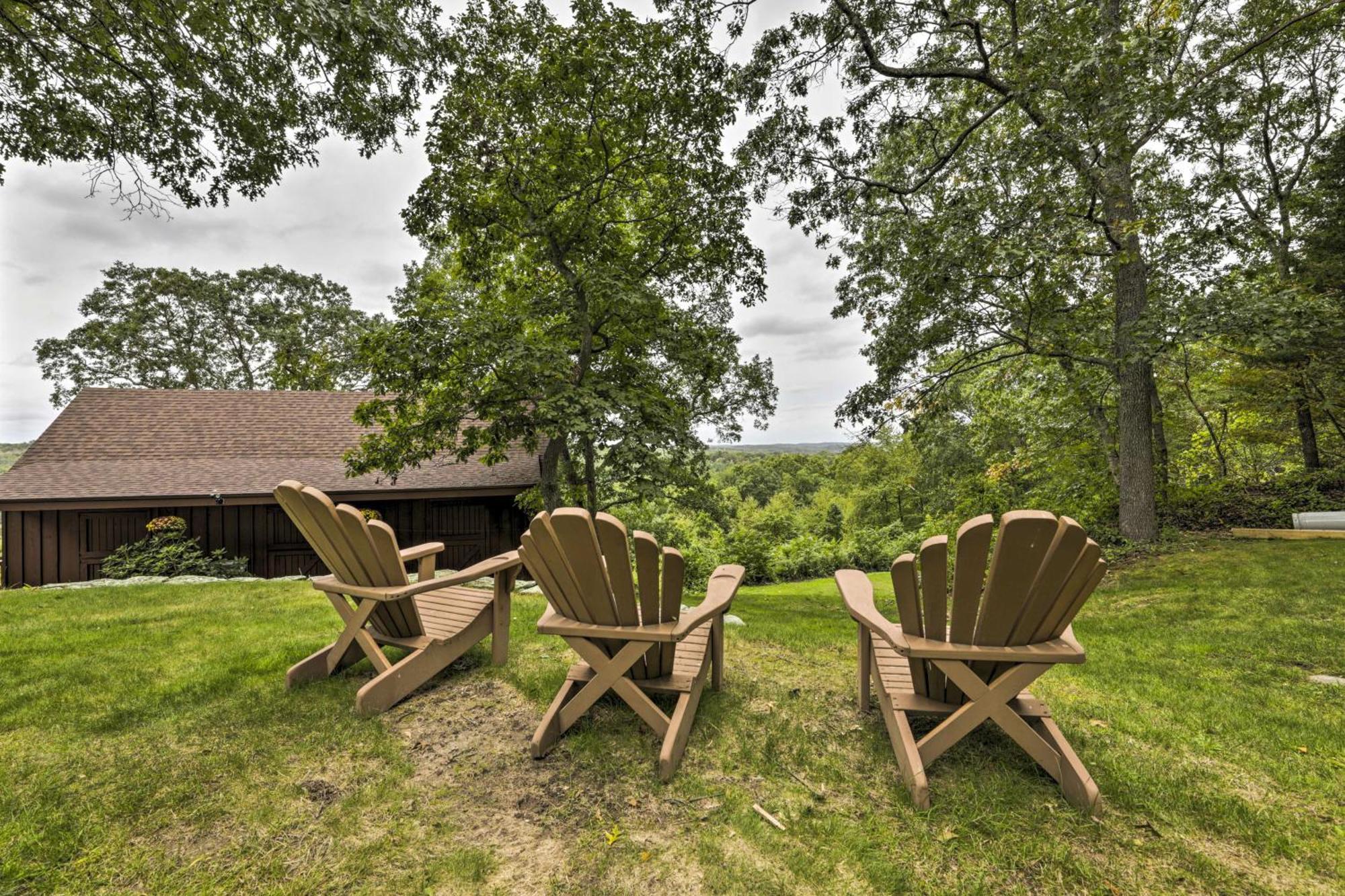 Private Guest House With Deck And Spectacular Views! Uncasville Exterior photo