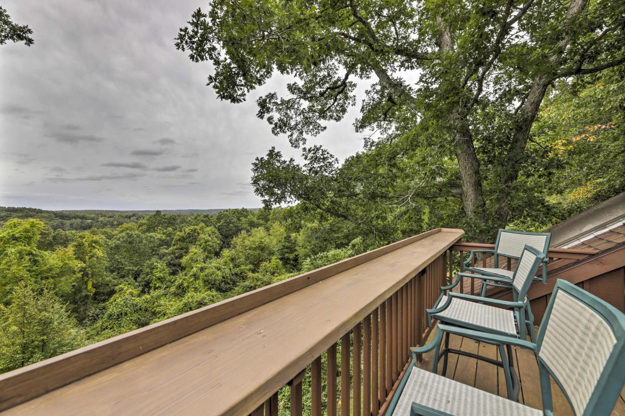 Private Guest House With Deck And Spectacular Views! Uncasville Exterior photo